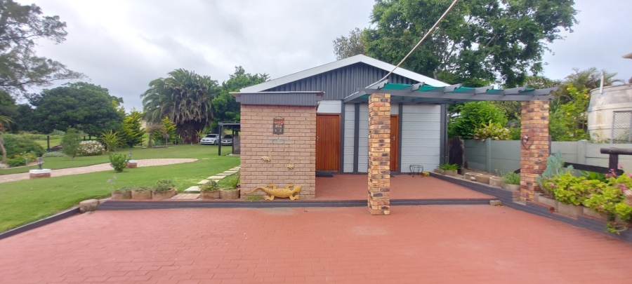 3 Bedroom Property for Sale in Albertinia Western Cape